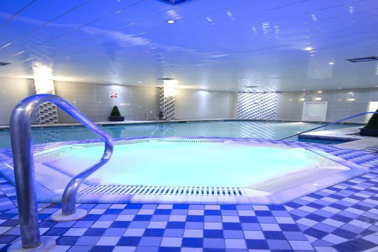 Burnley North Oaks Hotel And Leisure Club Bagian luar foto
