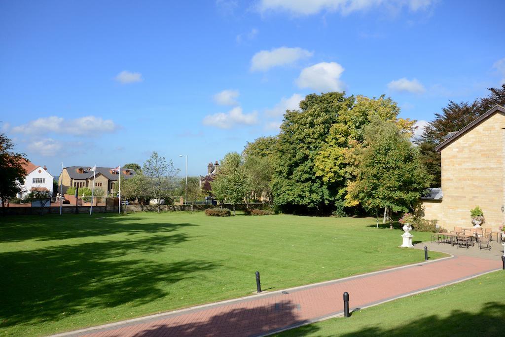 Burnley North Oaks Hotel And Leisure Club Bagian luar foto